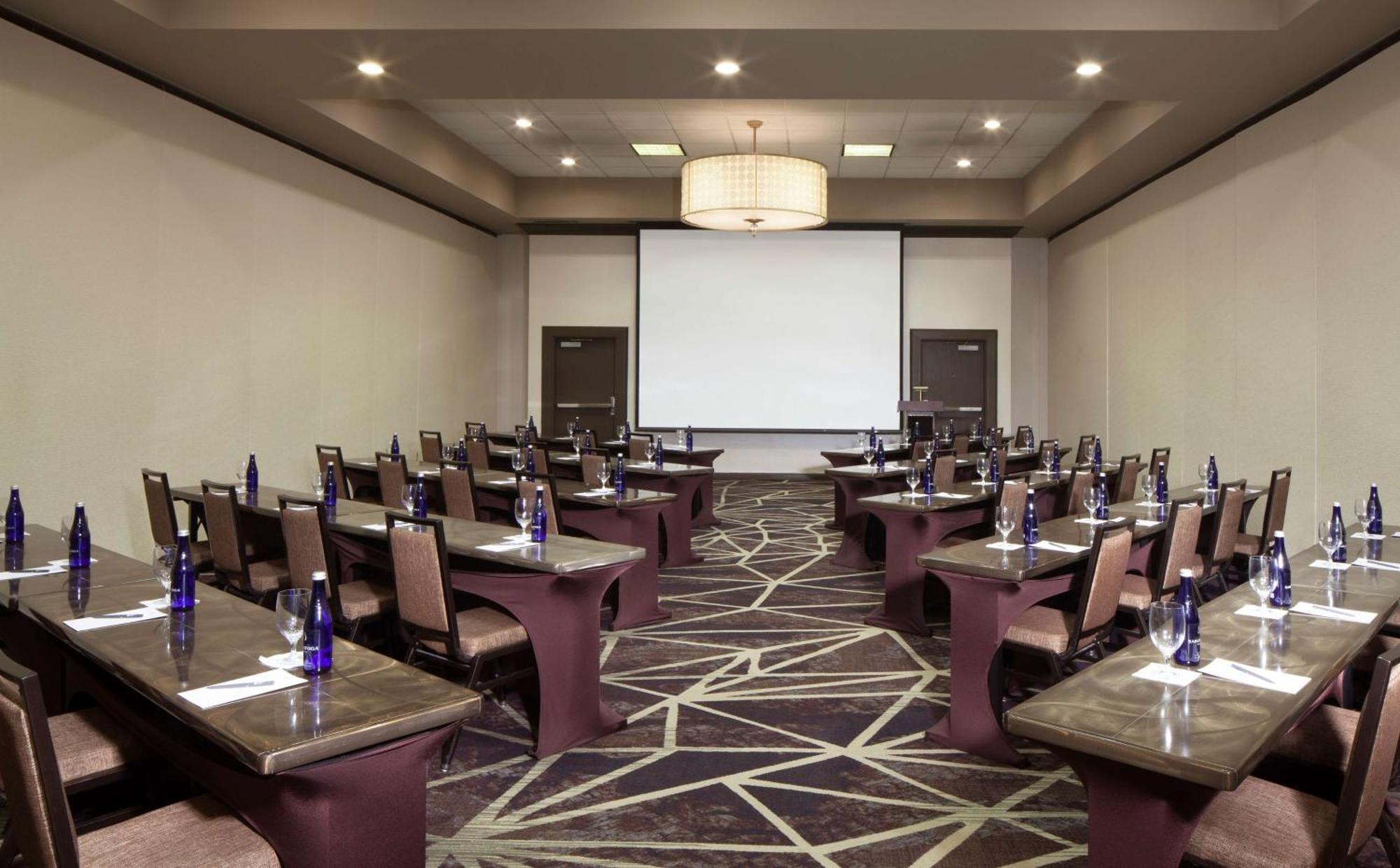Embassy Suites By Hilton Philadelphia Airport Ngoại thất bức ảnh
