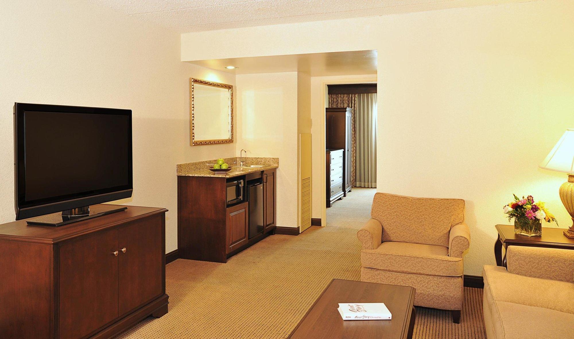 Embassy Suites By Hilton Philadelphia Airport Ngoại thất bức ảnh